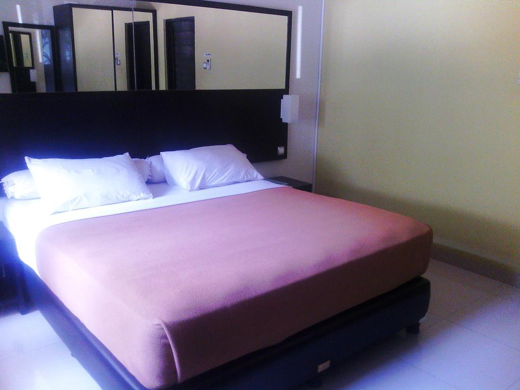 The Winner Premier Hotel Pemalang Room photo